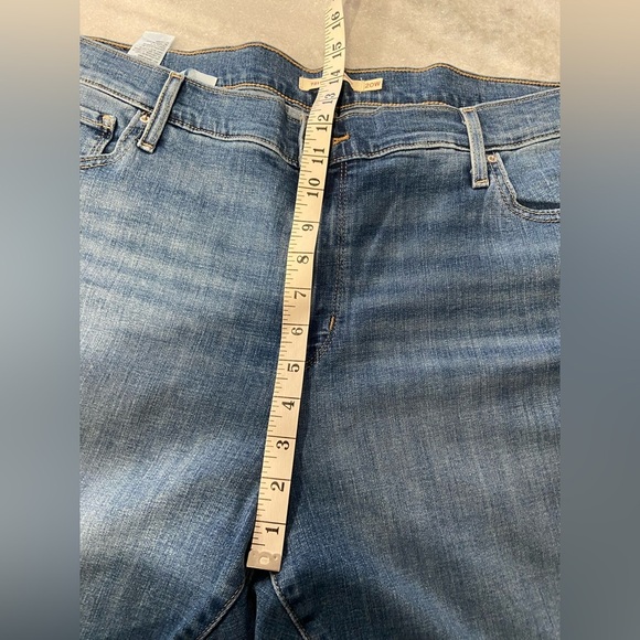 NWT Levi’s Size 20W High Rise Skinny 721 Medium Wash Stretch Classic 5 Pocket - Picture 9 of 12